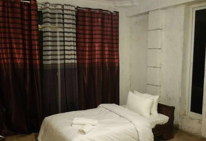 پانسیون Engowood Hills Palace