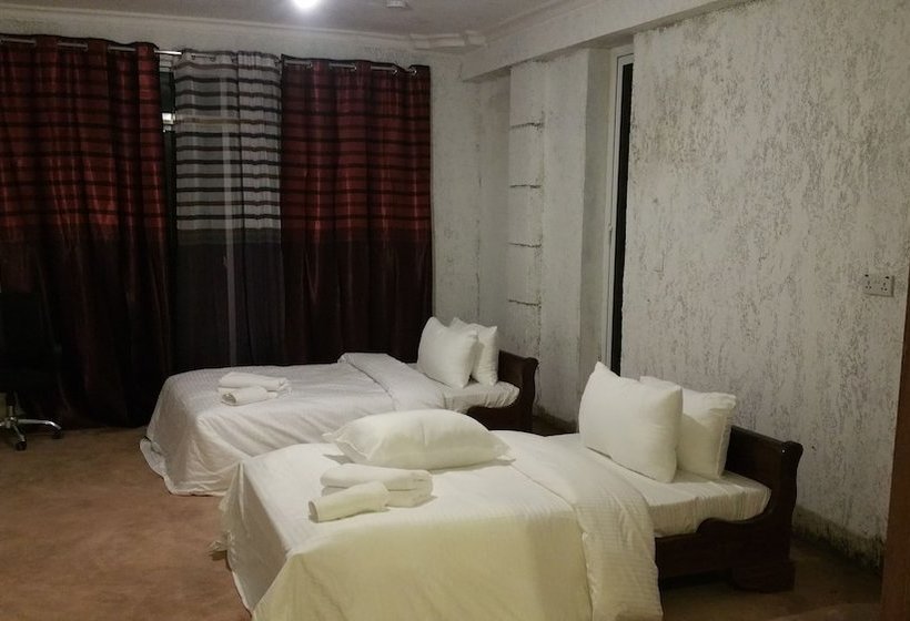 پانسیون Engowood Hills Palace