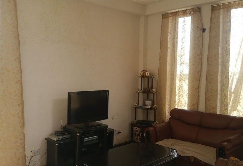 پانسیون Engowood Hills Palace