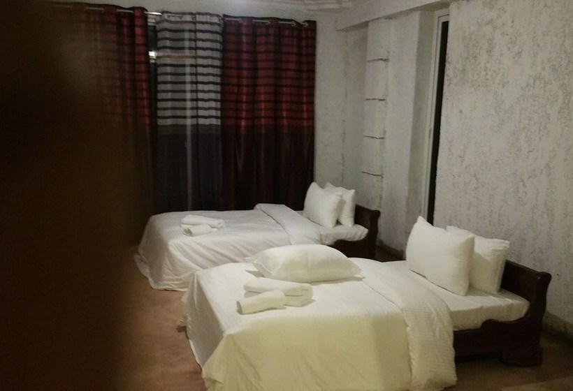 پانسیون Engowood Hills Palace