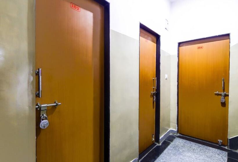 Spot On 49840 Hotel Kamal Darshan