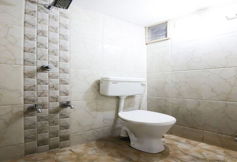 Spot On 49840 Hotel Kamal Darshan