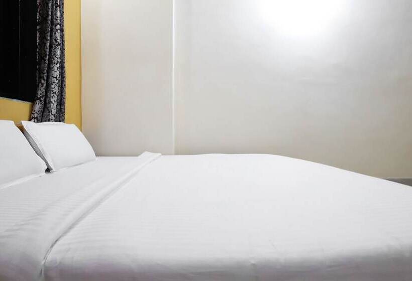 Spot On 49840 Hotel Kamal Darshan