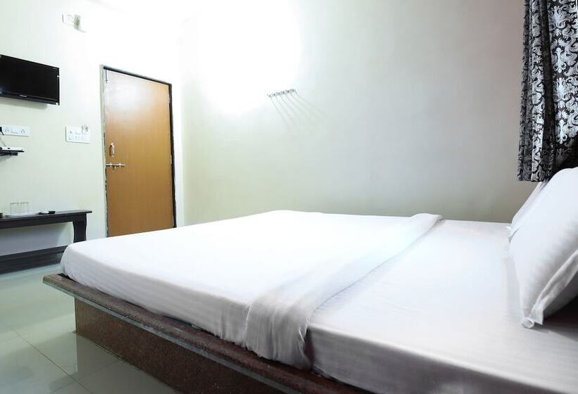 Spot On 49840 Hotel Kamal Darshan