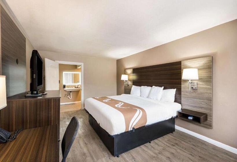 Отель Quality Inn