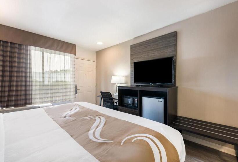 Отель Quality Inn