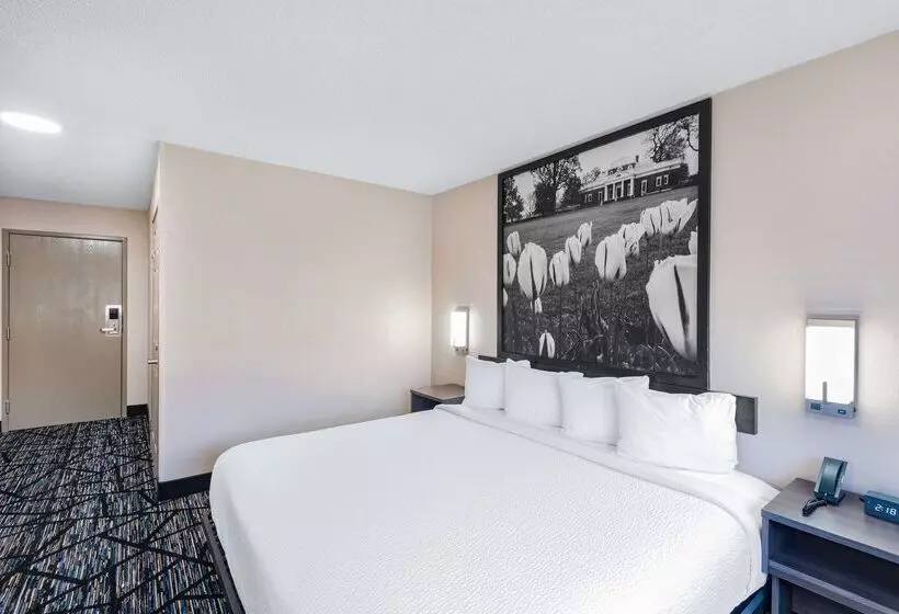 בית מלון כפרי Super 8 By Wyndham Charlottesville