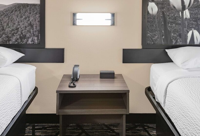 酒店 Super 8 By Wyndham Charlottesville