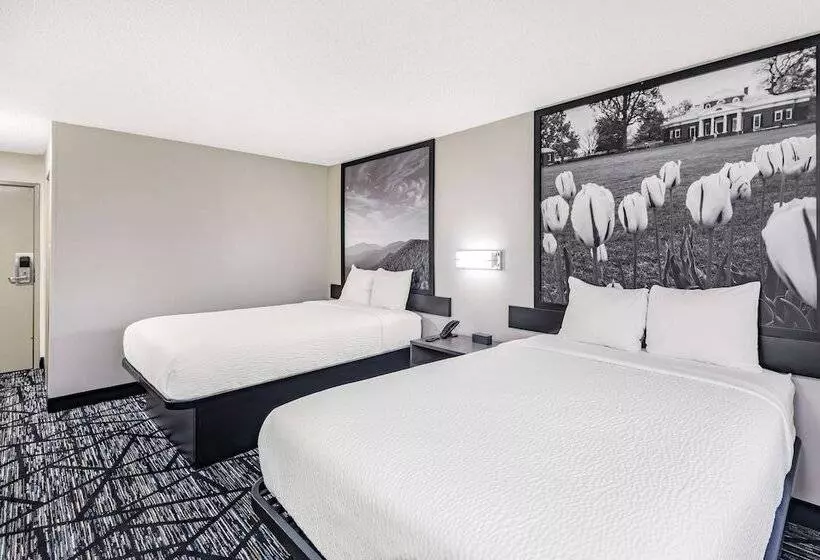 בית מלון כפרי Super 8 By Wyndham Charlottesville