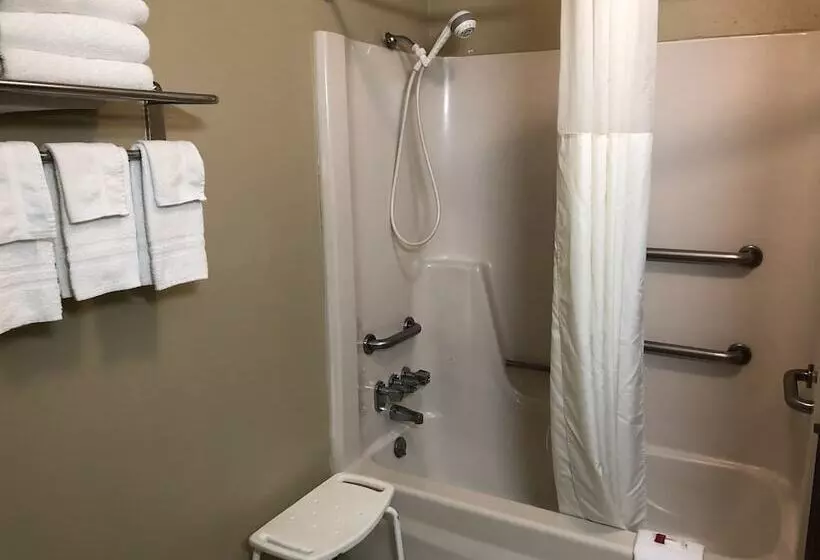 هتل Super 8 By Wyndham Natchitoches