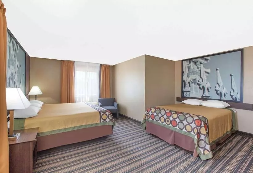 هتل Super 8 By Wyndham Natchitoches