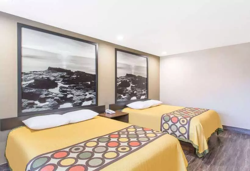 Otel Super 8 By Wyndham National City Chula Vista