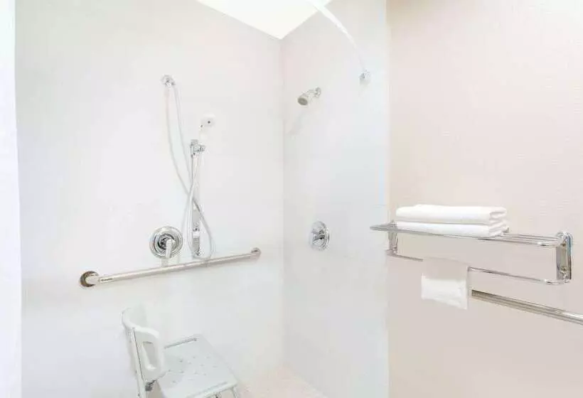 ホテル Super 8 By Wyndham National City Chula Vista