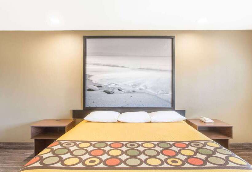 فندق Super 8 By Wyndham National City Chula Vista