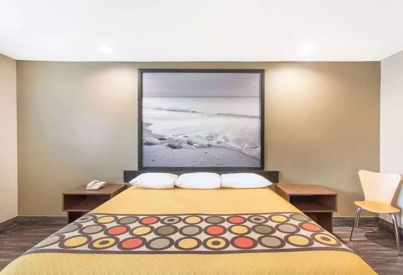 Otel Super 8 By Wyndham National City Chula Vista