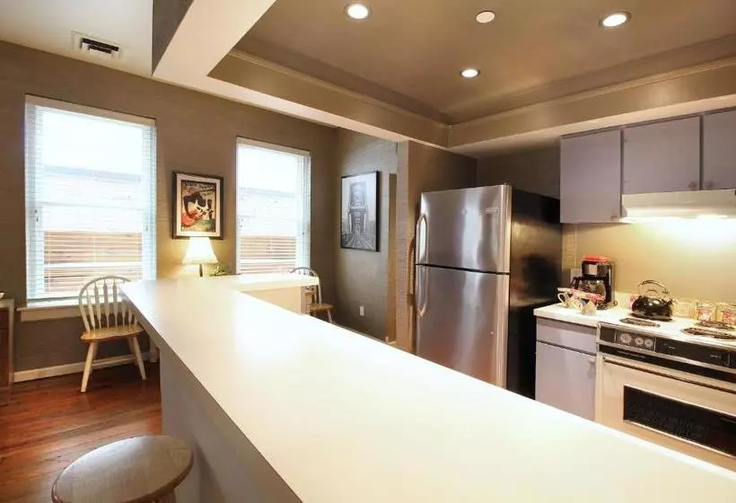 Отель Talbot Heirs Guesthouse