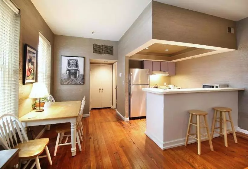 Отель Talbot Heirs Guesthouse