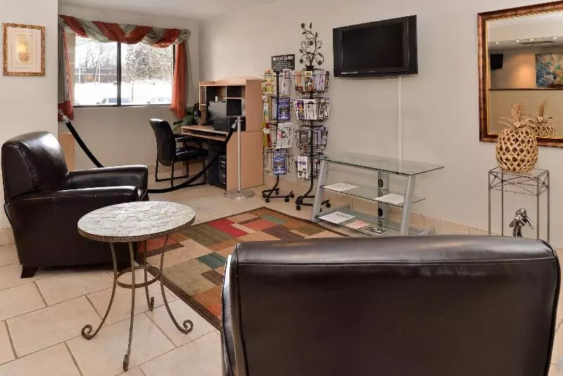 Мотель Americas Best Value Inn New Paltz