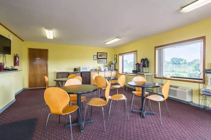モーテル Rodeway Inn Sardis