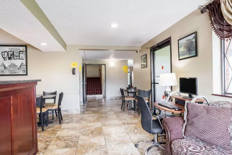 Motel Super 8 By Wyndham Amsterdam