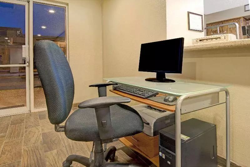 모텔 Super 8 By Wyndham Belen Nm