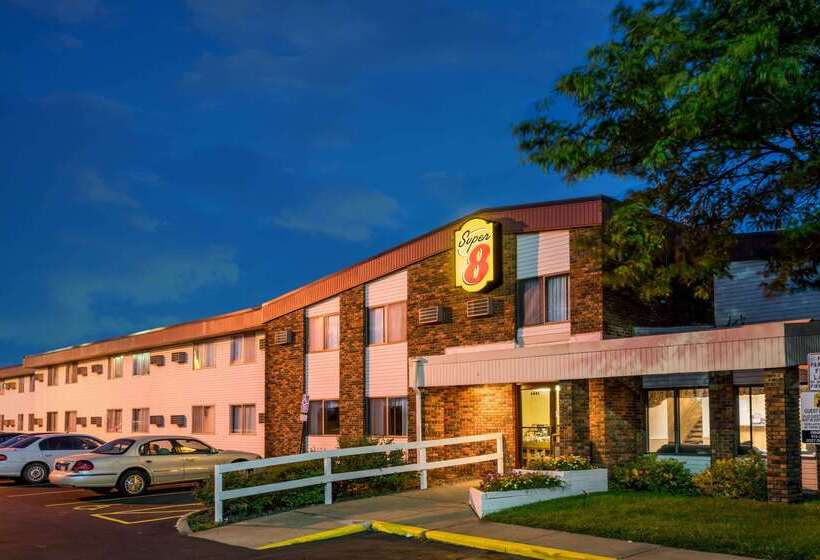 Motel Super 8 By Wyndham Brooklyn Center/mpls