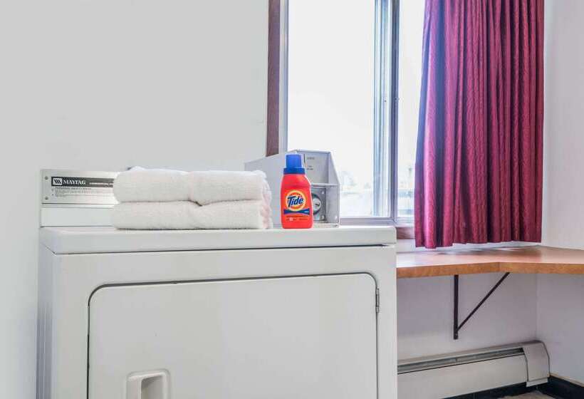 Motel Super 8 By Wyndham Brooklyn Center/mpls