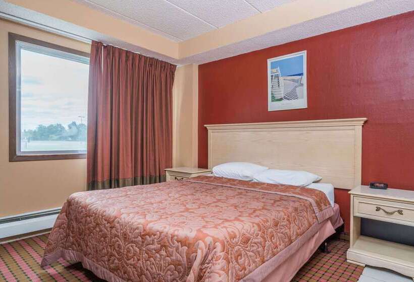 Motel Super 8 By Wyndham Brooklyn Center/mpls