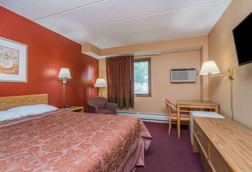 Motel Super 8 By Wyndham Brooklyn Center/mpls