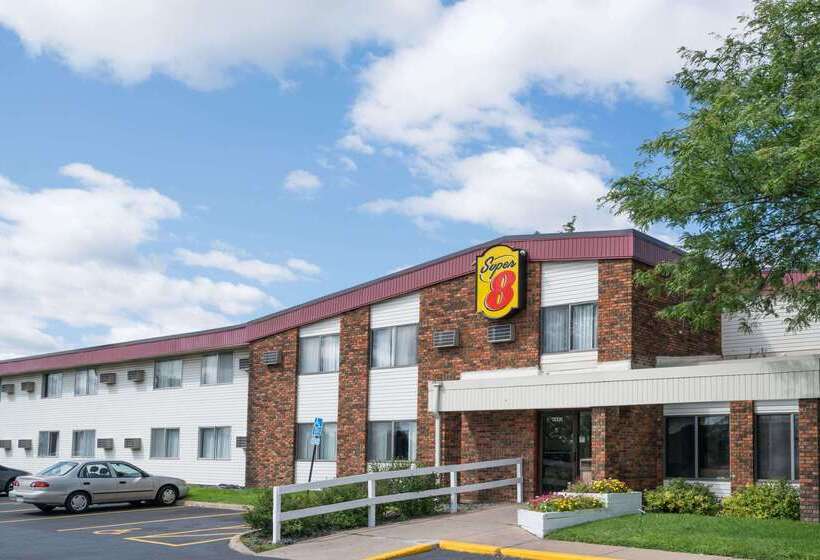 Motel Super 8 By Wyndham Brooklyn Center/mpls