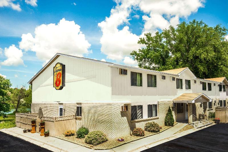 Motel Super 8 By Wyndham Chaska