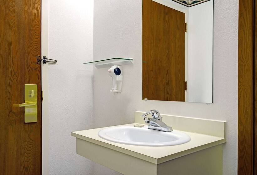 Motel Super 8 By Wyndham Chaska