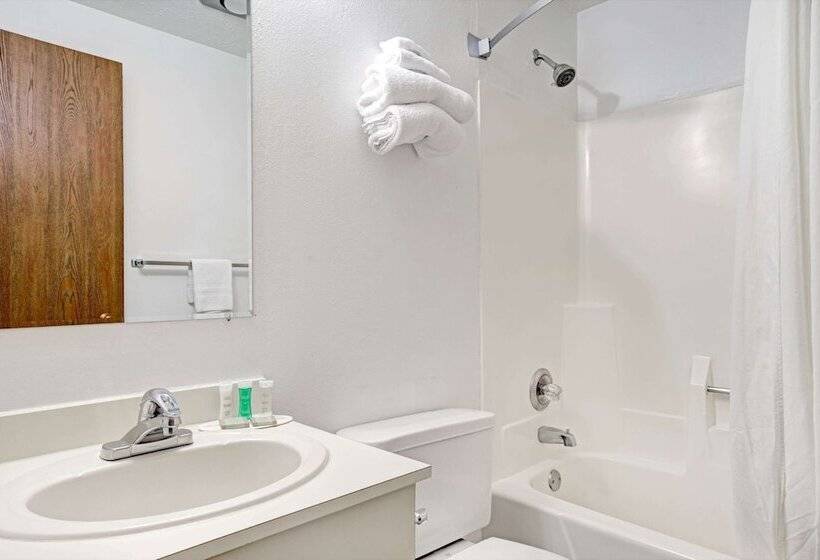 Motel Super 8 By Wyndham Chaska