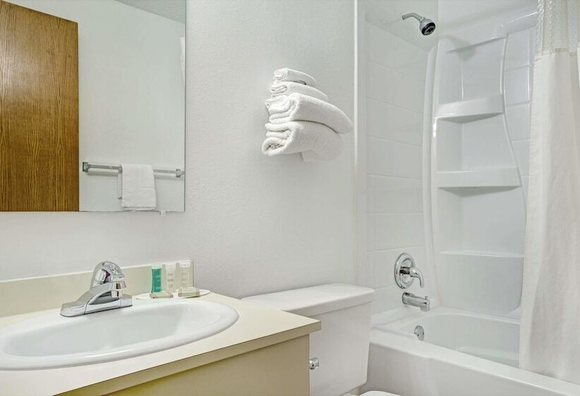 Motel Super 8 By Wyndham Chaska