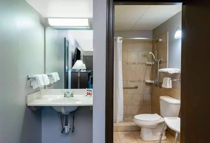 モーテル Super 8 By Wyndham Cleveland