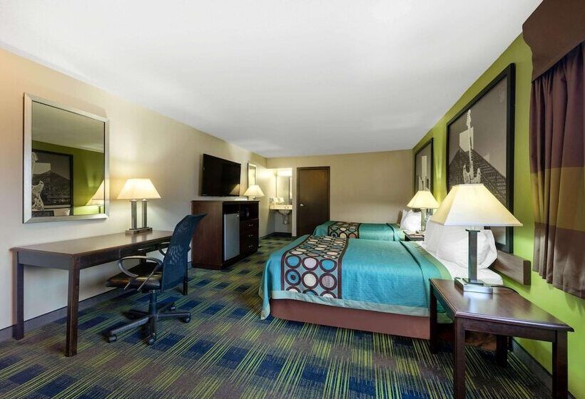 Мотель Super 8 By Wyndham Cleveland