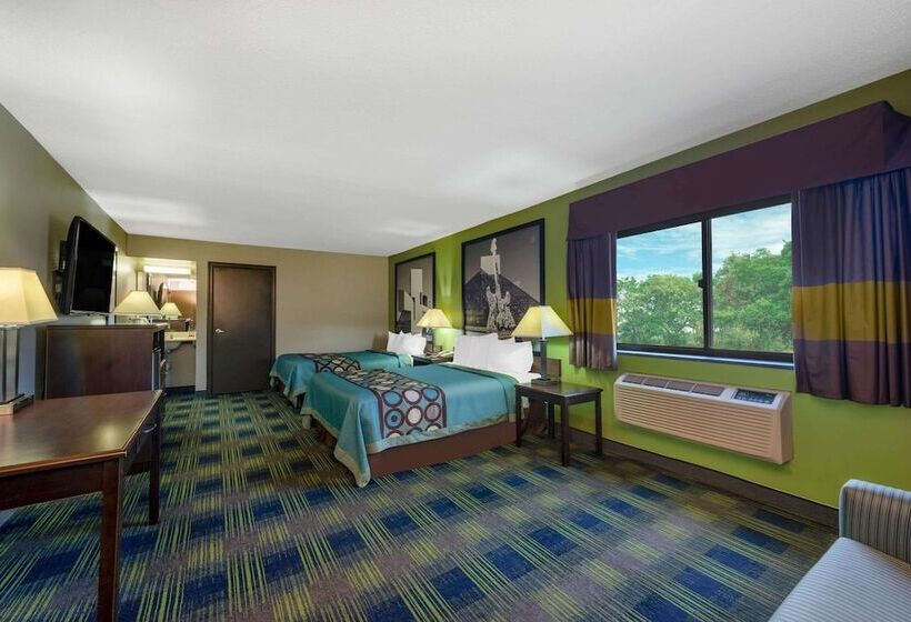 Мотель Super 8 By Wyndham Cleveland