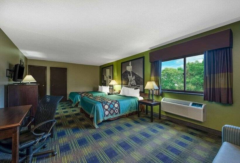 Мотель Super 8 By Wyndham Cleveland