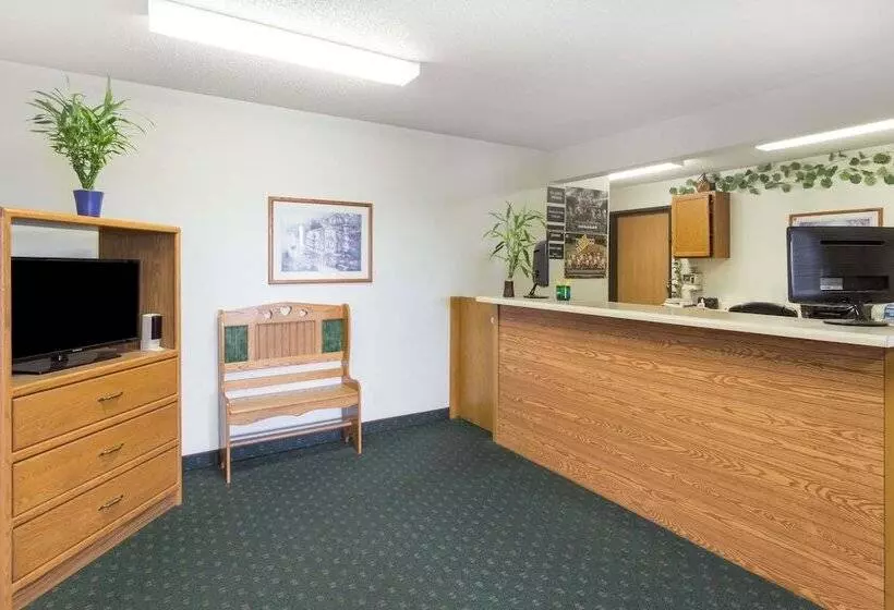 汽车旅馆 Super 8 By Wyndham Dewitt