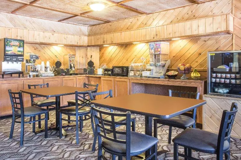 モーテル Super 8 By Wyndham Dubois