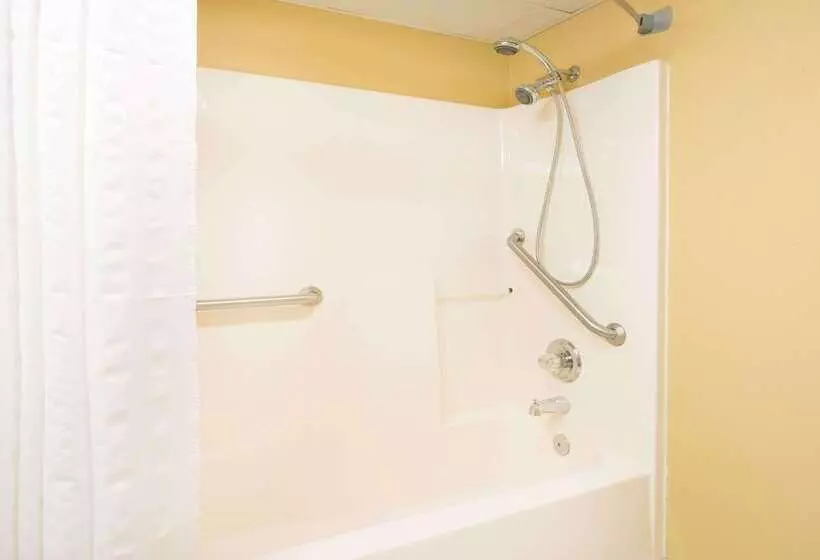 فندق على الطريق Super 8 By Wyndham Lamar