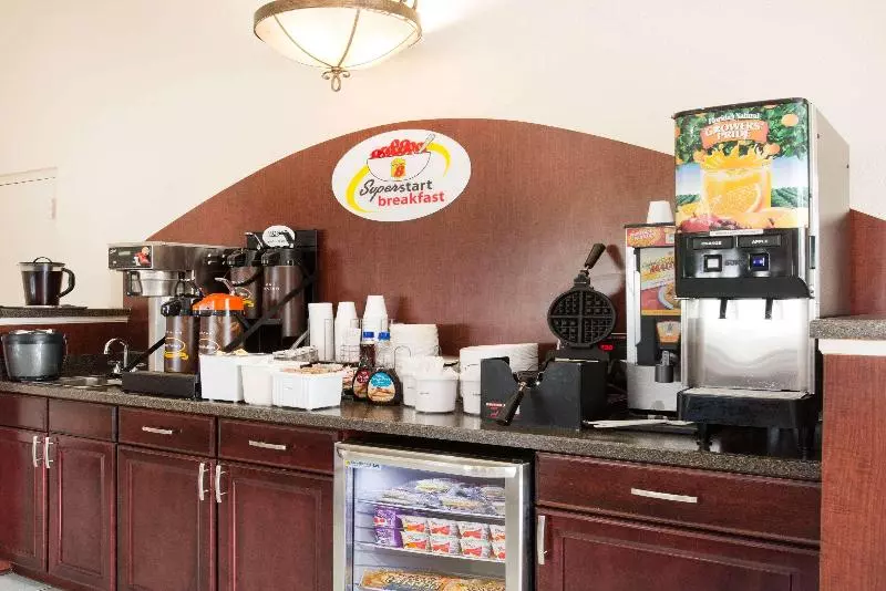 فندق على الطريق Super 8 By Wyndham Lamar