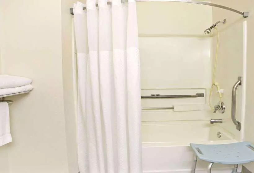 مُتل Super 8 By Wyndham Newport News/jefferson Ave