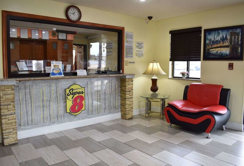 Motel Super 8 By Wyndham Newport News/jefferson Ave