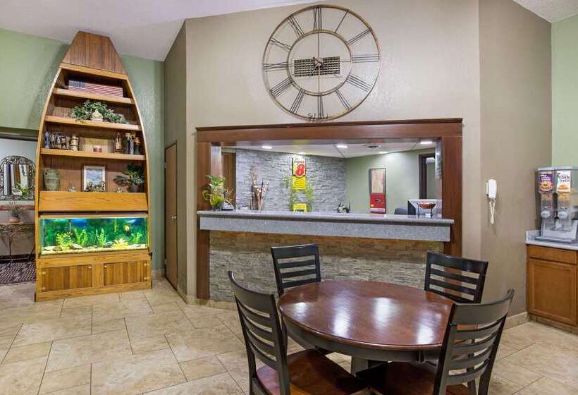 汽车旅馆  Quality Inn Oskaloosa