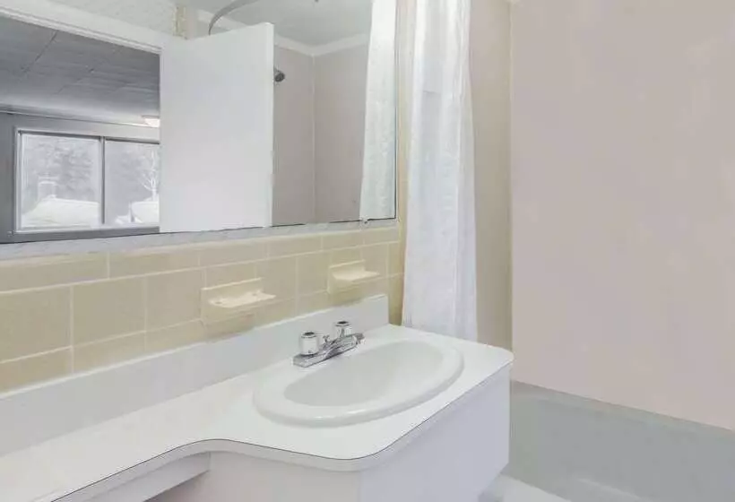 モーテル Super 8 By Wyndham W Yarmouth Hyannis/cape Cod