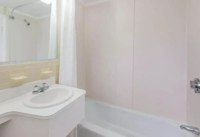 モーテル Super 8 By Wyndham W Yarmouth Hyannis/cape Cod