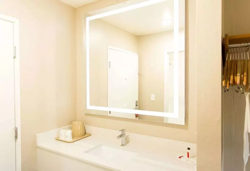 汽车旅馆  Super 8 By Wyndham Wickenburg Az