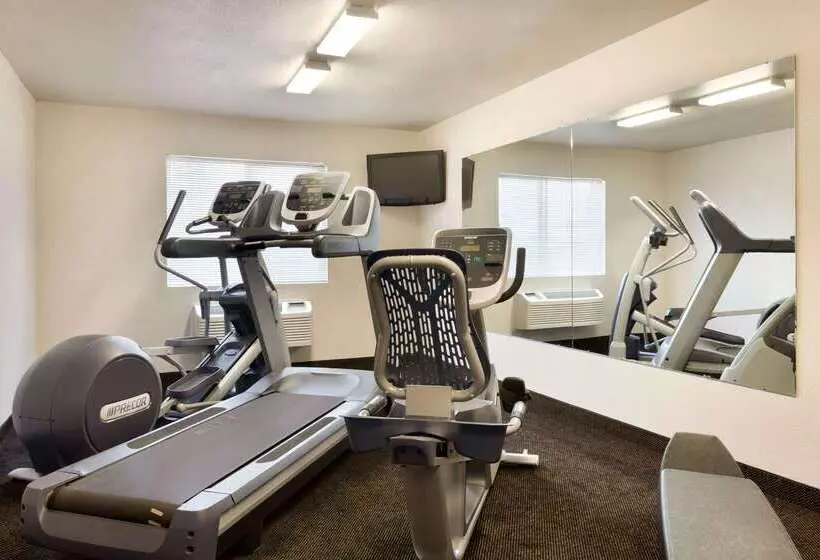 מוטל Travelodge By Wyndham Jefferson City