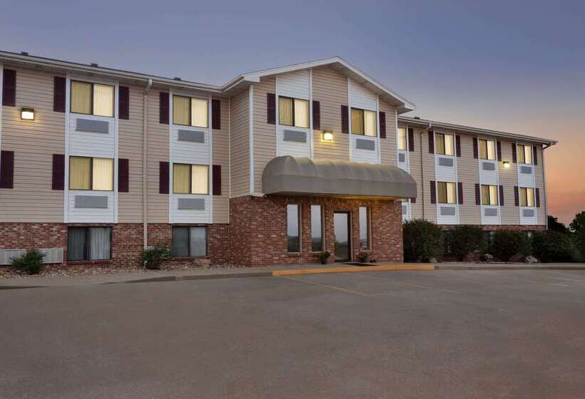 モーテル Travelodge By Wyndham Jefferson City